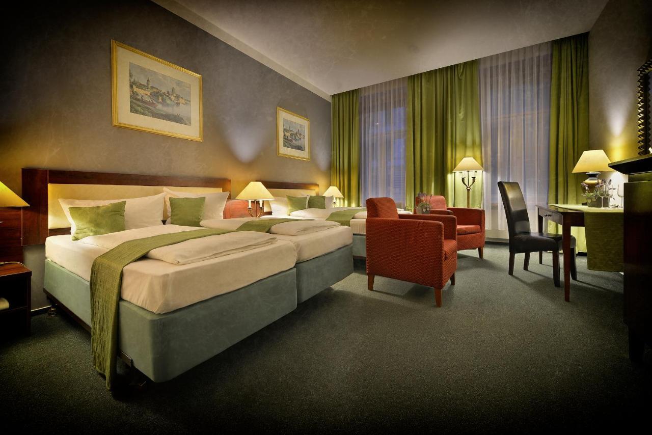 Hotel Season Three Stars Prag